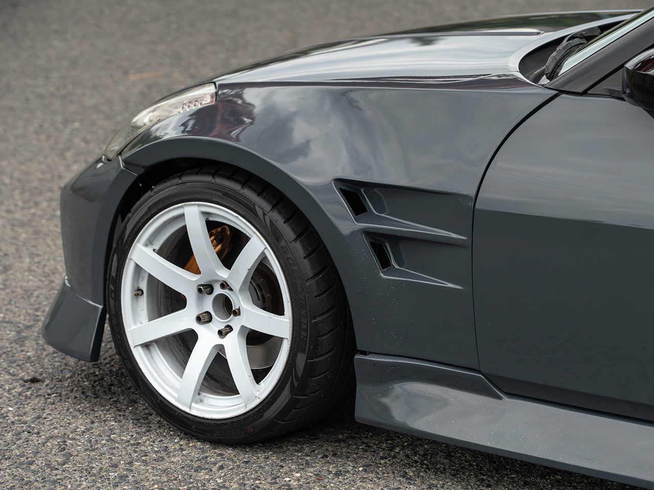Z33 origin lab front fenders +30mm