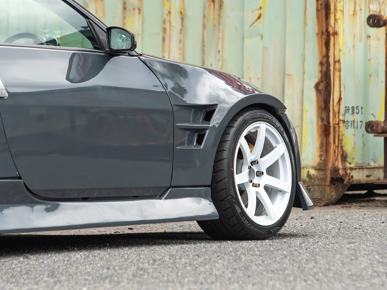 Z33 origin lab front fenders +30mm